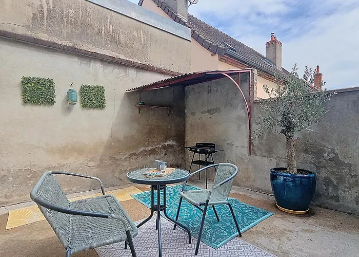 L\'Oiseau Du Paradis, Entre Gare Et Centre Ville, Rez-De-Chaussee, Avec Terrasse Et Parking Prive