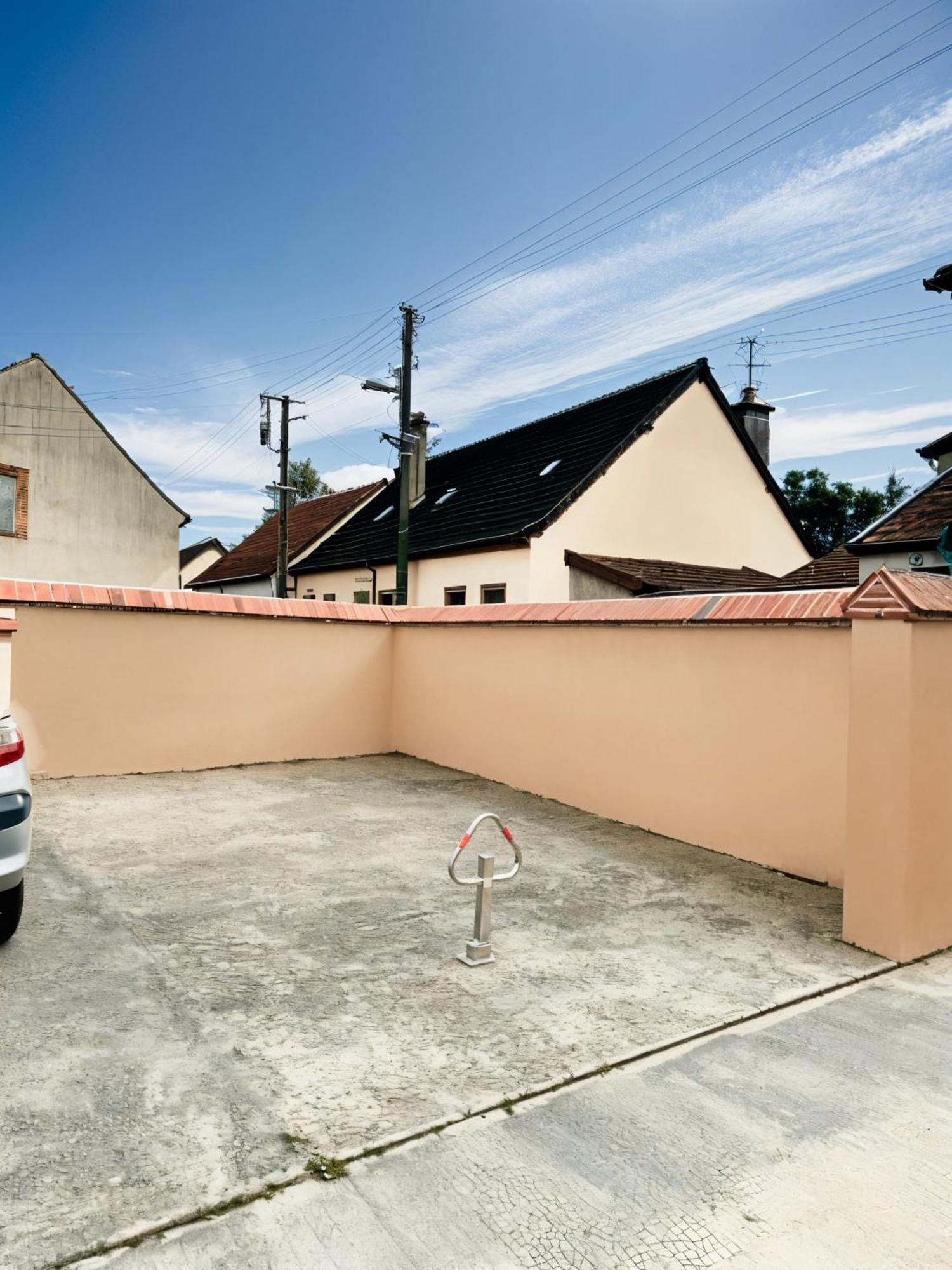 Appartement L'oiseau Du Paradis, Entre Gare Et Centre Ville, Rez-de-chaussee, Avec Terrasse Et Parking Prive Moulins (Allier)